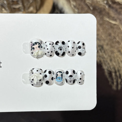 Whimsical Character Press-On Nail Art Set Bowlift