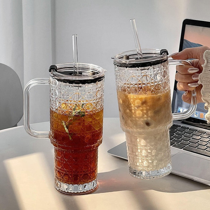 Ladies stylish drinking cups with unique pattern Bowlift