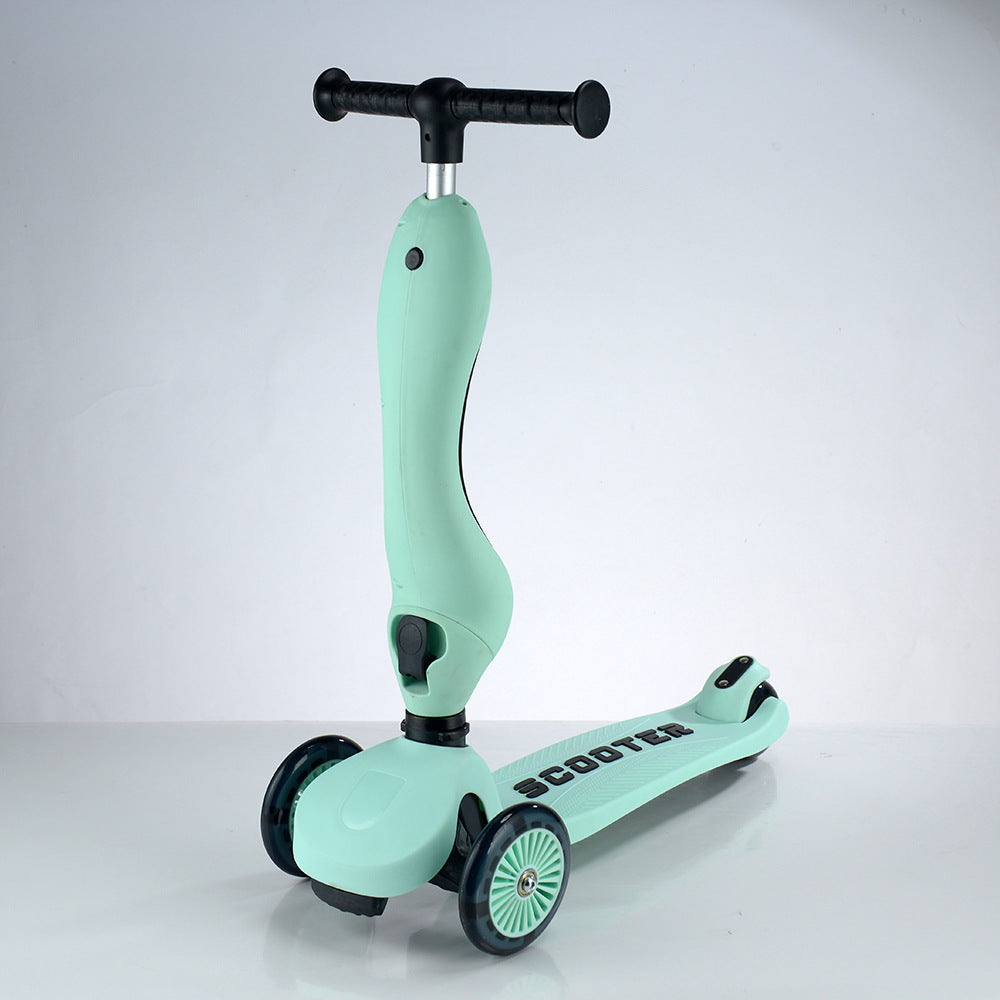 Versatile Three-Wheel Kick Scooter Bowlift