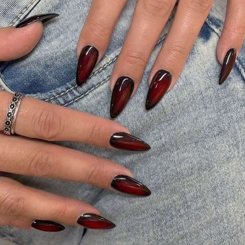 Artful stiletto nails with ombre effect Bowlift
