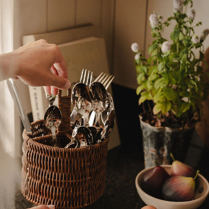 Practical kitchen utensil organizer Bowlift