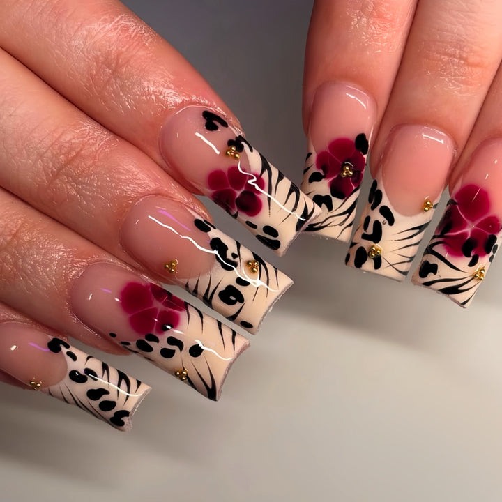 Artistic Floral Press-On Nail Art Bowlift