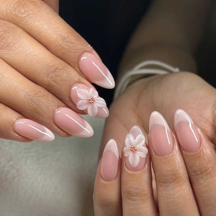 Artful stiletto nails with glitter accents Bowlift