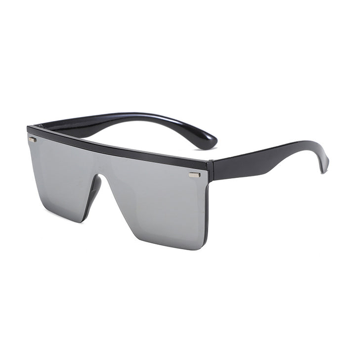 Women's Sporty Oversized Sunglasses with Modern Frame Bowlift