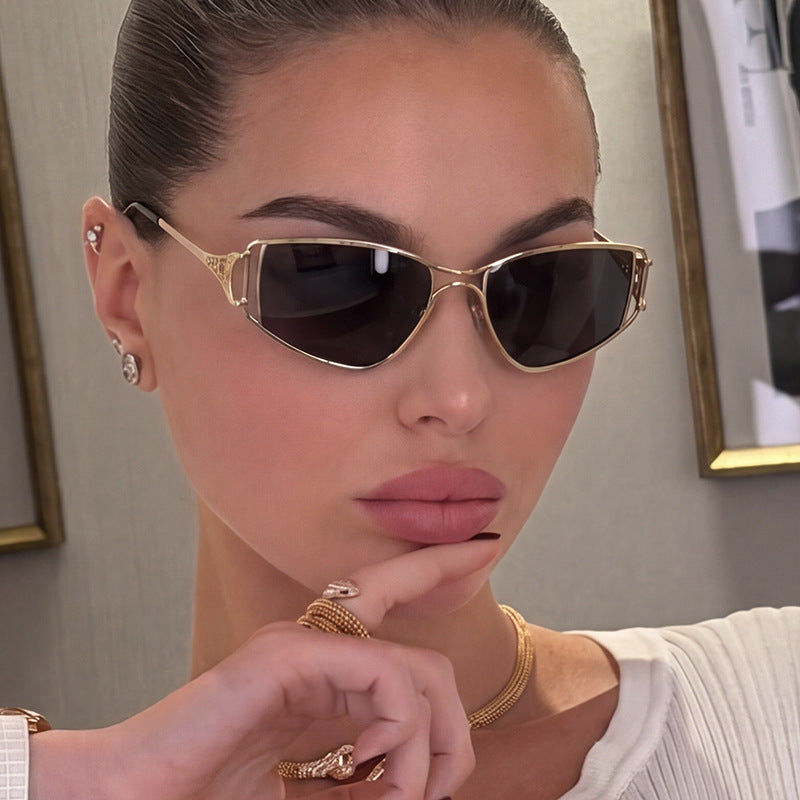 Ladies exclusive Cat-Eye sunglasses with elegant embellishments Bowlift