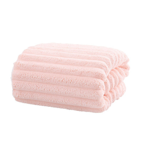 luxurious and soft towel by Bowlift