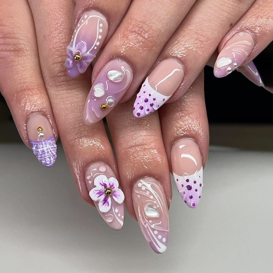 Artful nail tips in modern floral design Bowlift