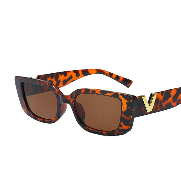 Women’s fashionable sunglasses in trendy leopard print Bowlift