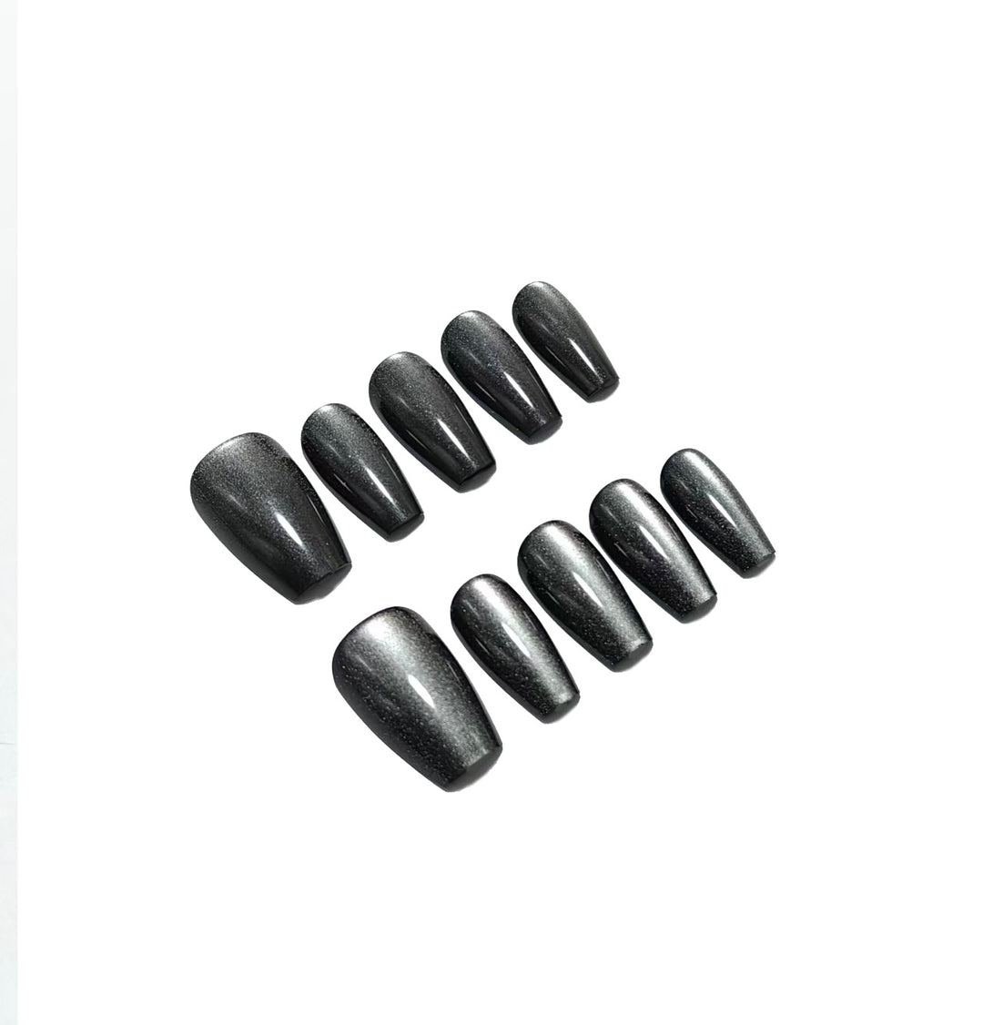 Artificial Nails in Elegant High Gloss Design Bowlift
