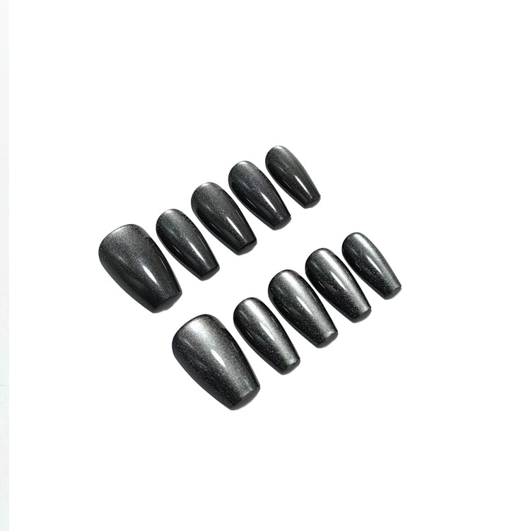 Artificial Nails in Elegant High Gloss Design Bowlift