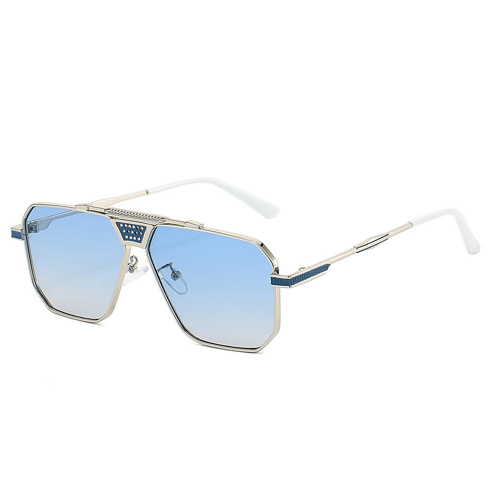 Ladies sunglasses in luxurious, geometric design Bowlift