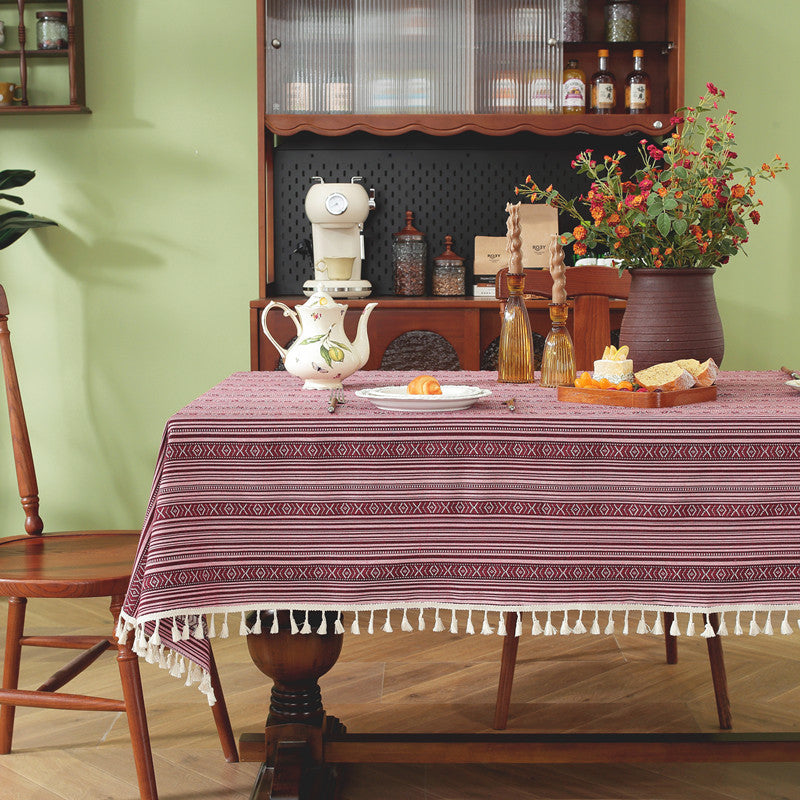 Elegant Geometric Pattern Tablecloth