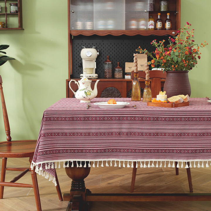 Elegant Geometric Pattern Tablecloth