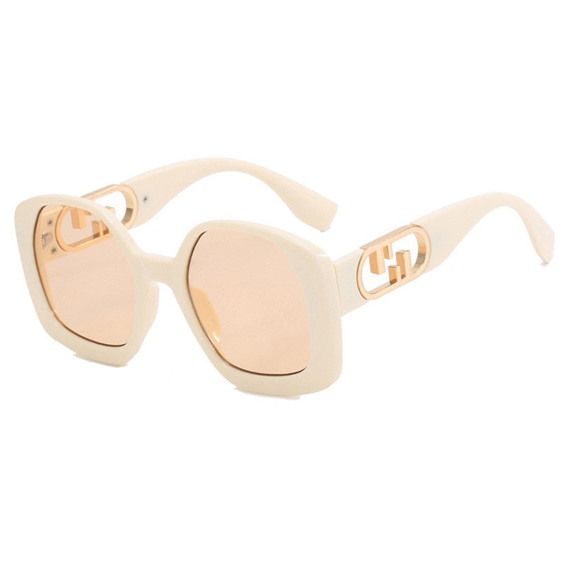 Women oversized sunglasses with extravagant geometric frame and elegant accents Bowlift