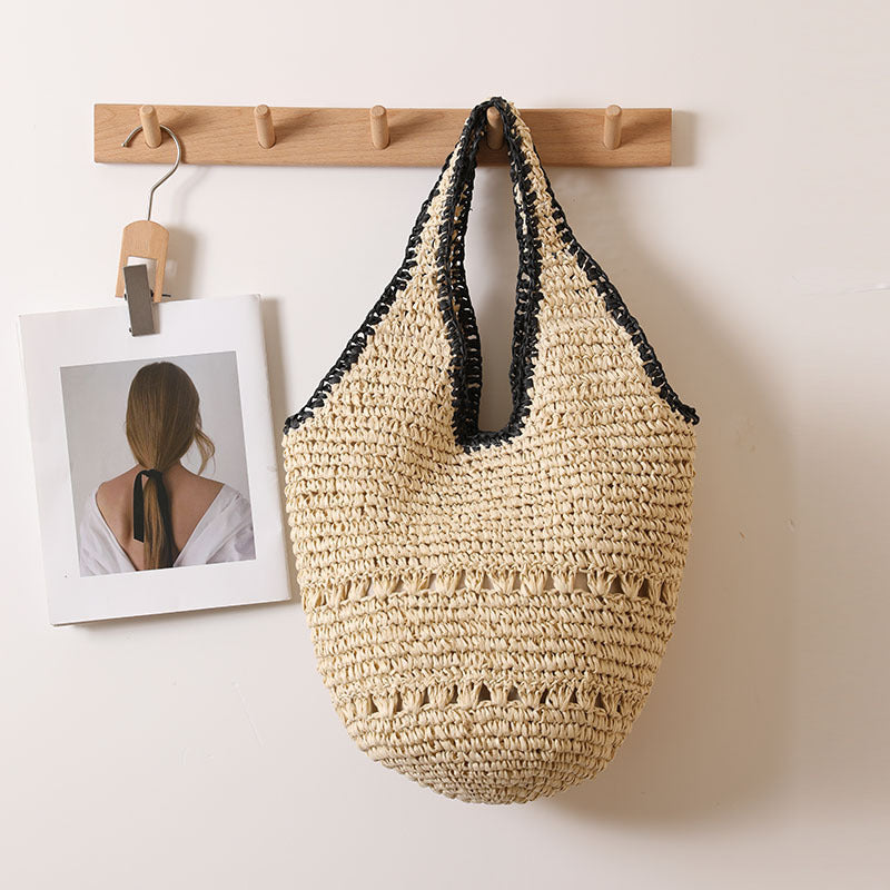 Handmade straw bag with decorative details Bowlift