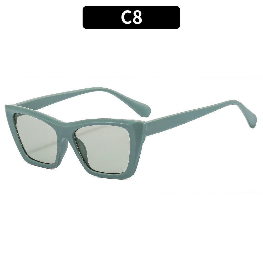 Trendy Cat-Eye Sunglasses with Sculpted Design