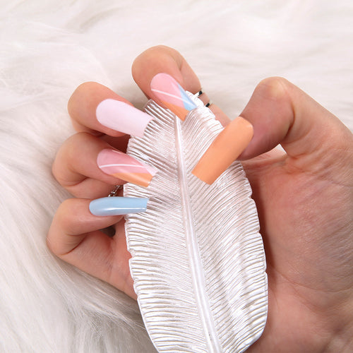 Artful nails in modern design Bowlift