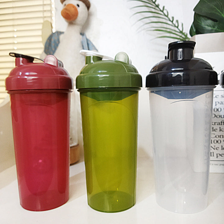 Unisex Shaker bottle in a timeless design with practical pouring opening Bowlift