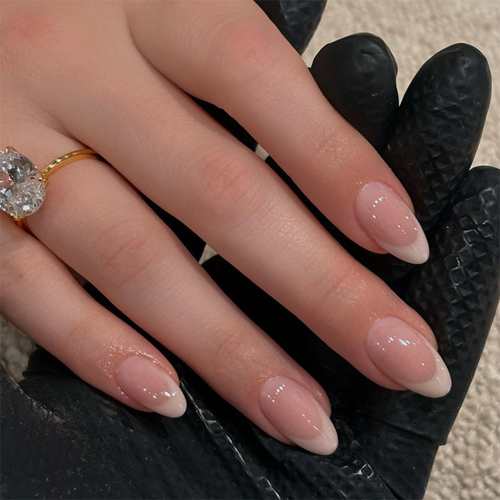 Artificial nail set with elegant French design Bowlift
