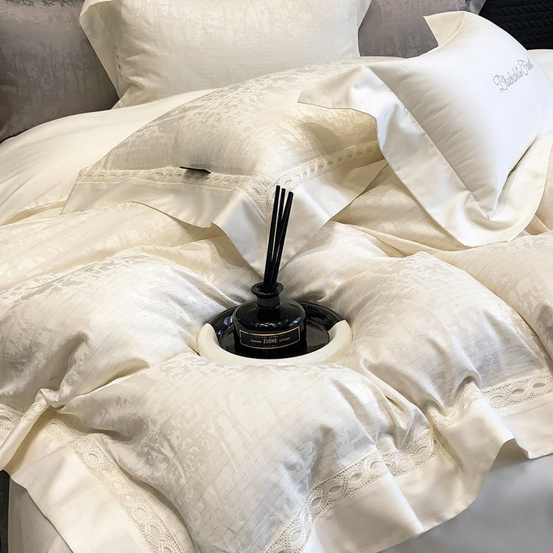Satin-Jacquard bedding set with subtle texture and elegant trim