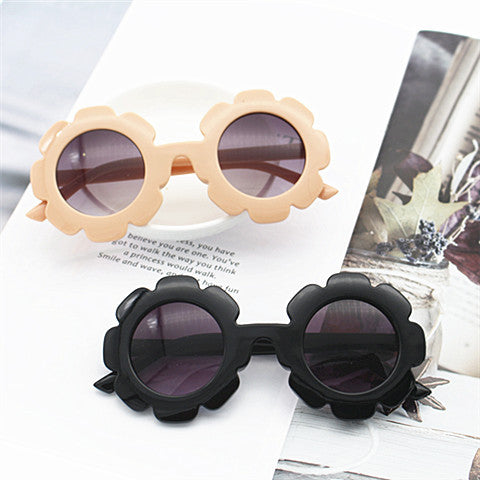Women's fashionable sunglasses in floral design Bowlift