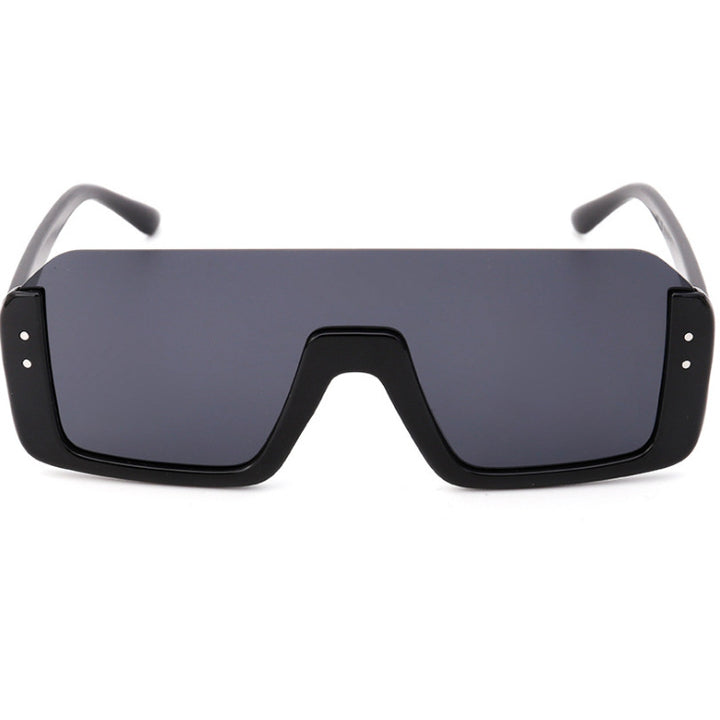 Women's Sporty Shield Sunglasses with Modern Design Bowlift