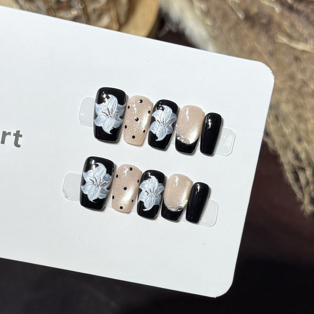 Decorative Floral Press-On Nails Bowlift