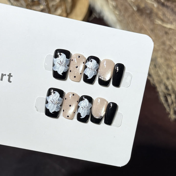 Decorative Floral Press-On Nails Bowlift