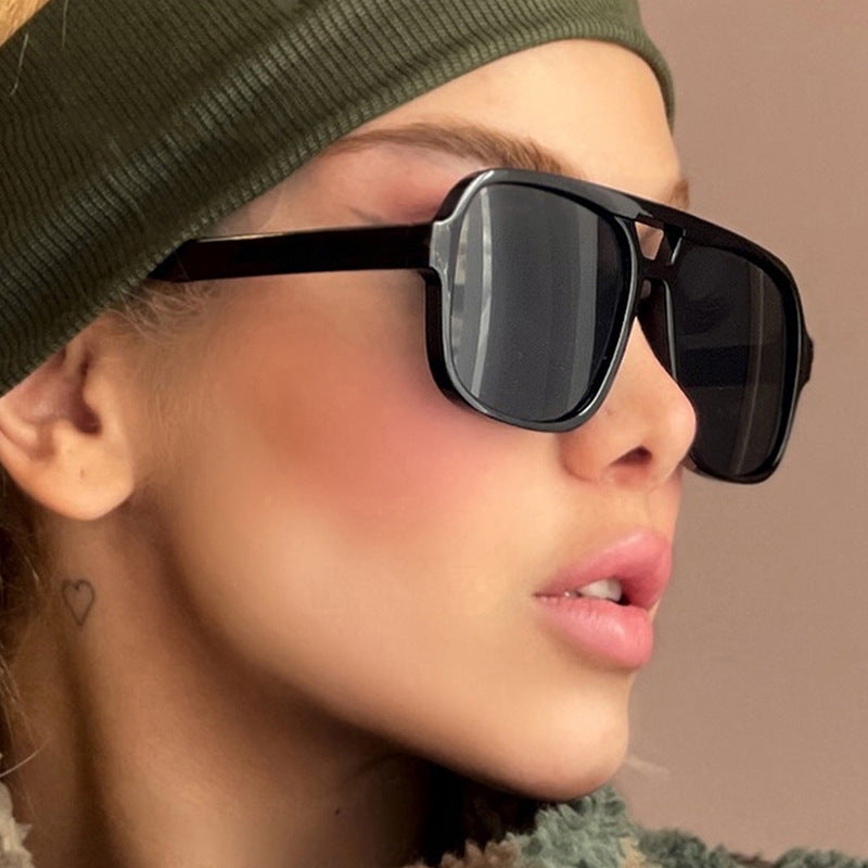 Women's modern square sunglasses with stylish transparent frame Bowlift