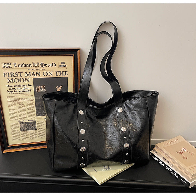 High-quality vintage leather bag Bowlift