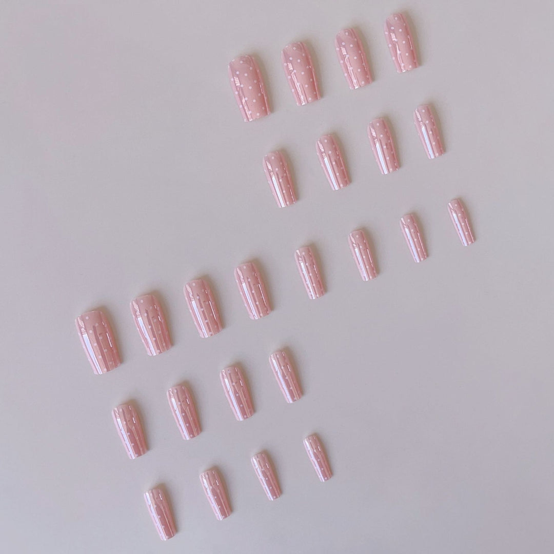 Artificial nails with high gloss finish Bowlift