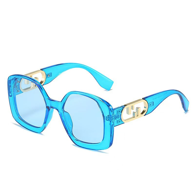Women oversized sunglasses with extravagant geometric frame and elegant accents Bowlift