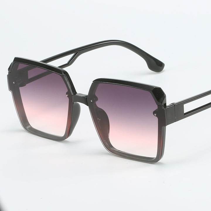 Ladies fashionable square sunglasses with filigree design Bowlift