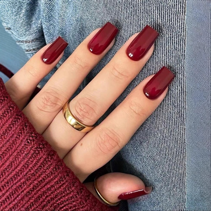 Artifical nail set with luxurious high-gloss finish Bowlift