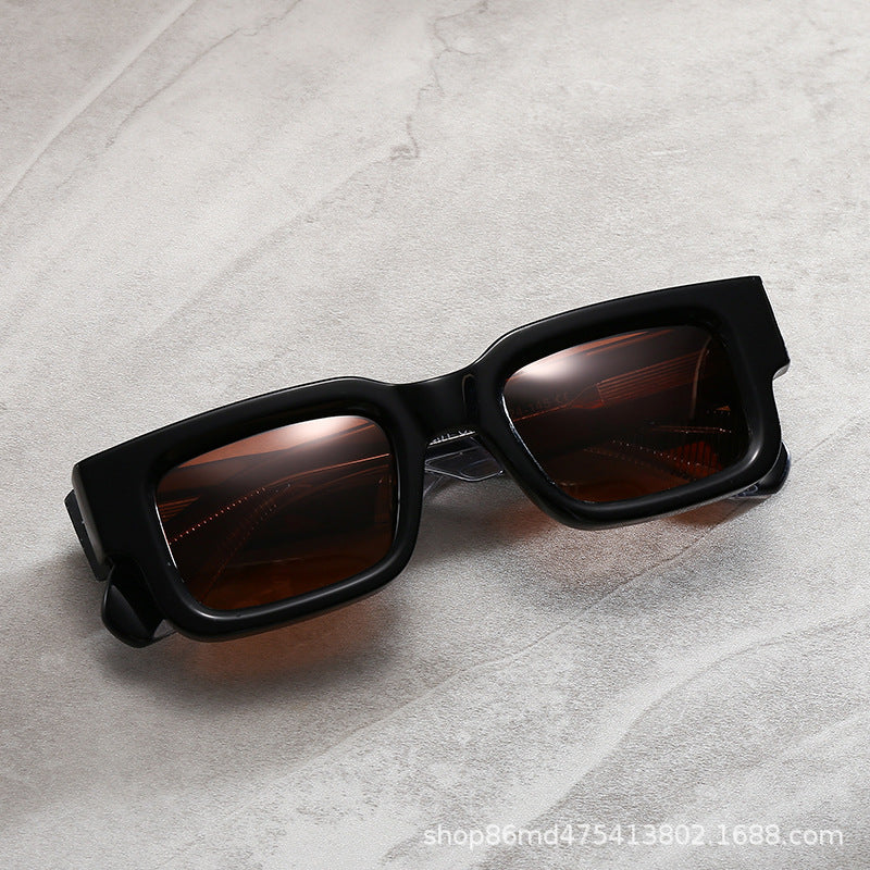 Ladies fashionable sunglasses Bowlift