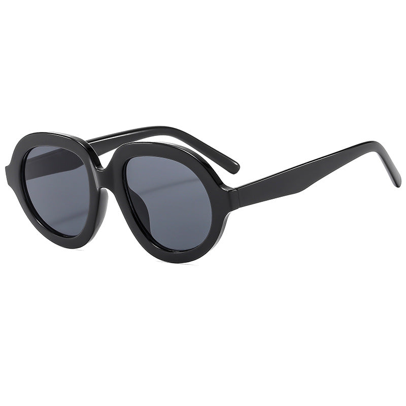 Ladies fashionable sunglasses with wide, oval frame Bowlift