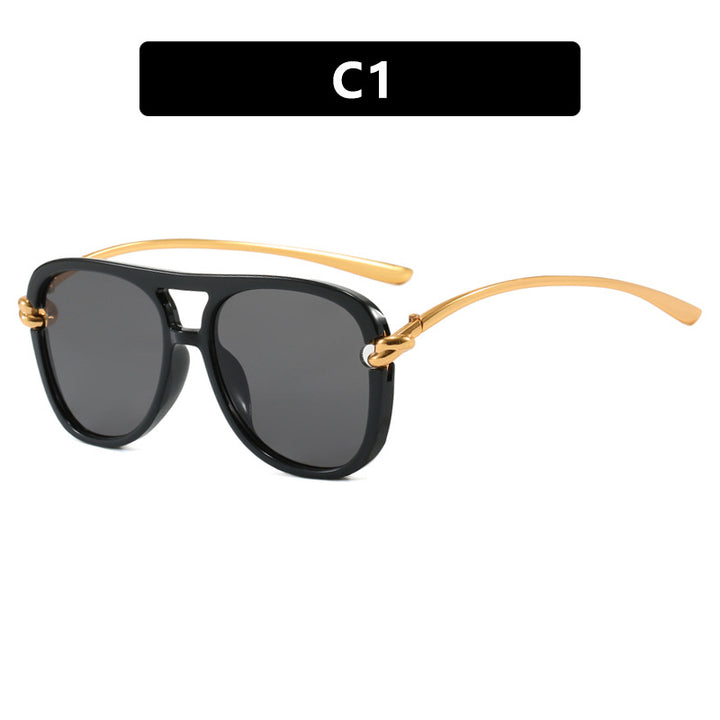 Women's sporty sunglasses with wide plastic frame and UV protection Bowlift