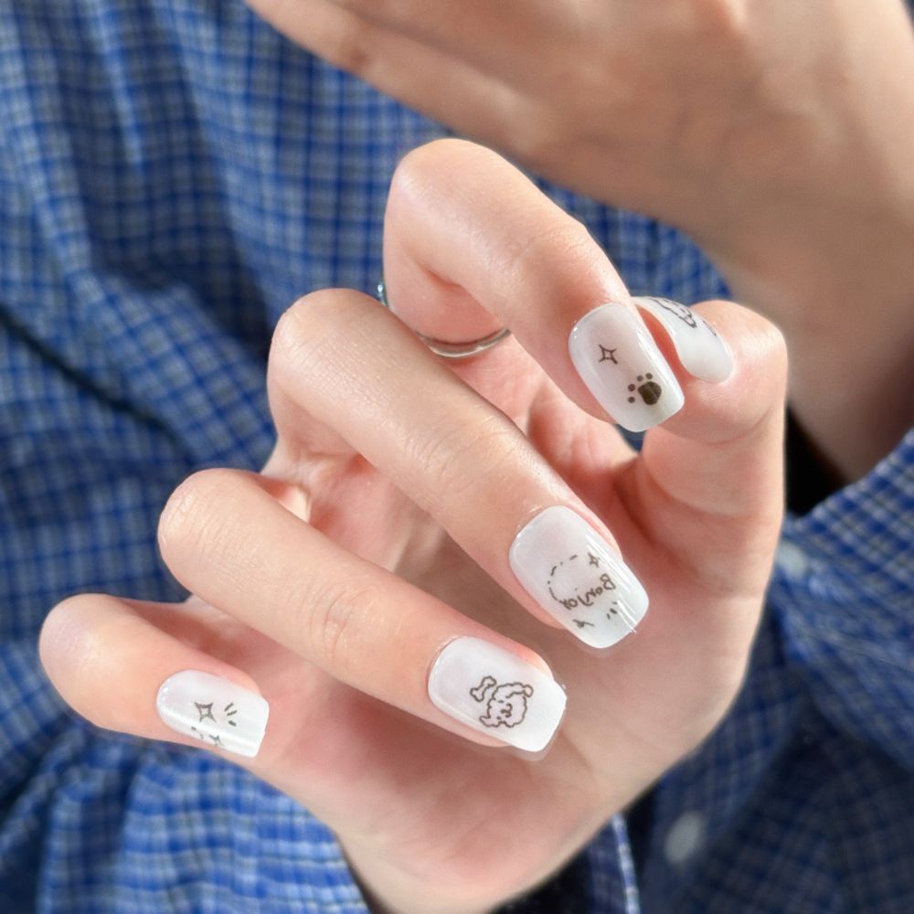 Artificial Nails in Stylish Ombre Design Bowlift