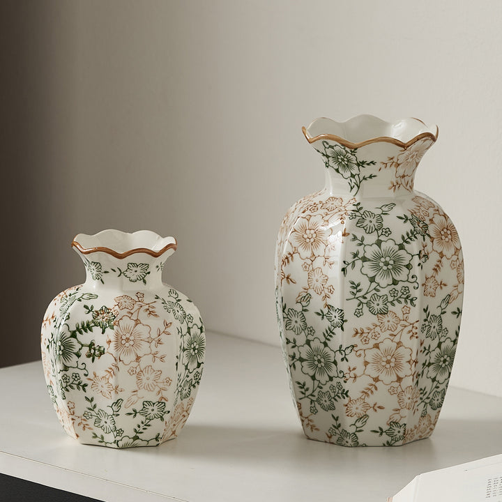 Elegant ceramic vase with floral pattern Bowlift