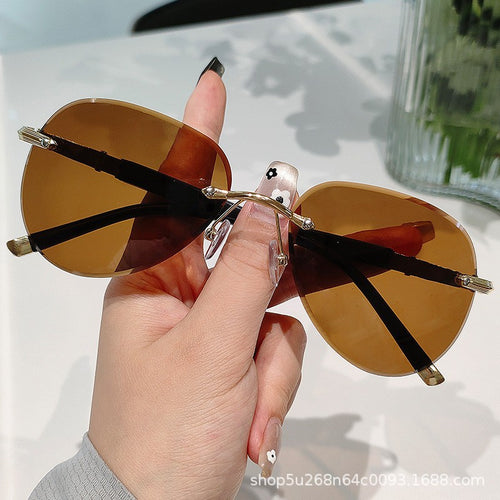 Oversized Vintage-Inspired Sunglasses