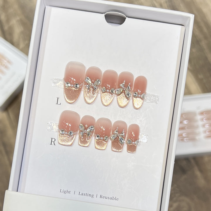 Glamorous Rhinestone-Embellished Press-On Nail Set Bowlift