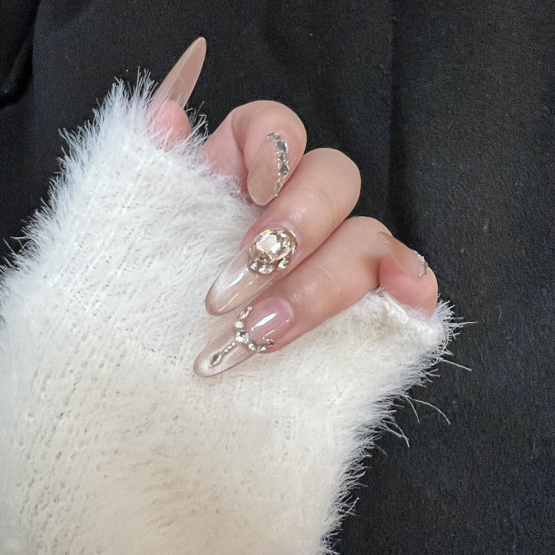 Glamorous Nail Design Kit Bowlift
