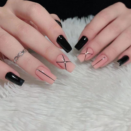 Stylish Geometric Pattern Nail Art Bowlift