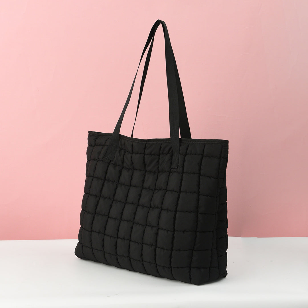Fashionable shopping bag with padded design Bowlift