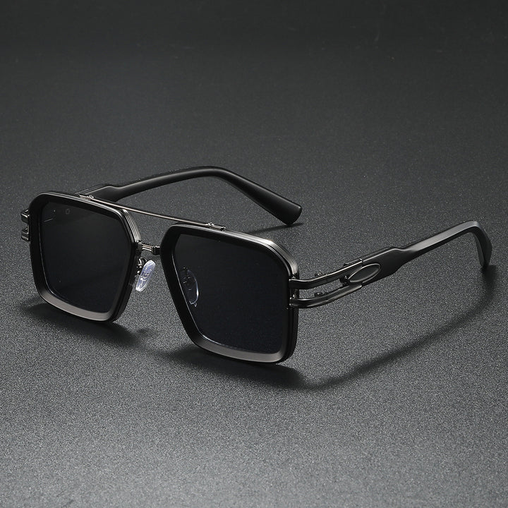 Women's fashionable sunglasses in modern angular design Bowlift