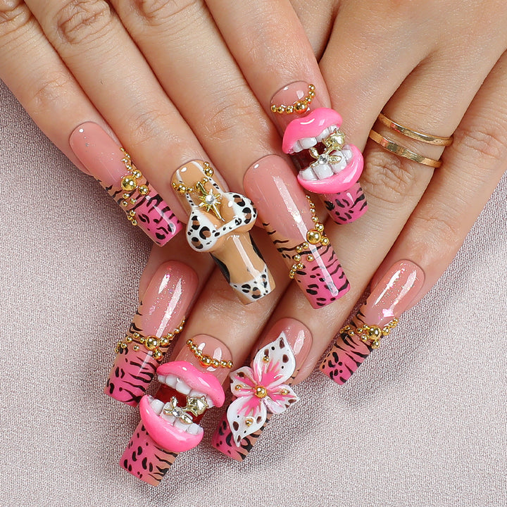 Creative nail set with elegant animal and floral pattern Bowlift
