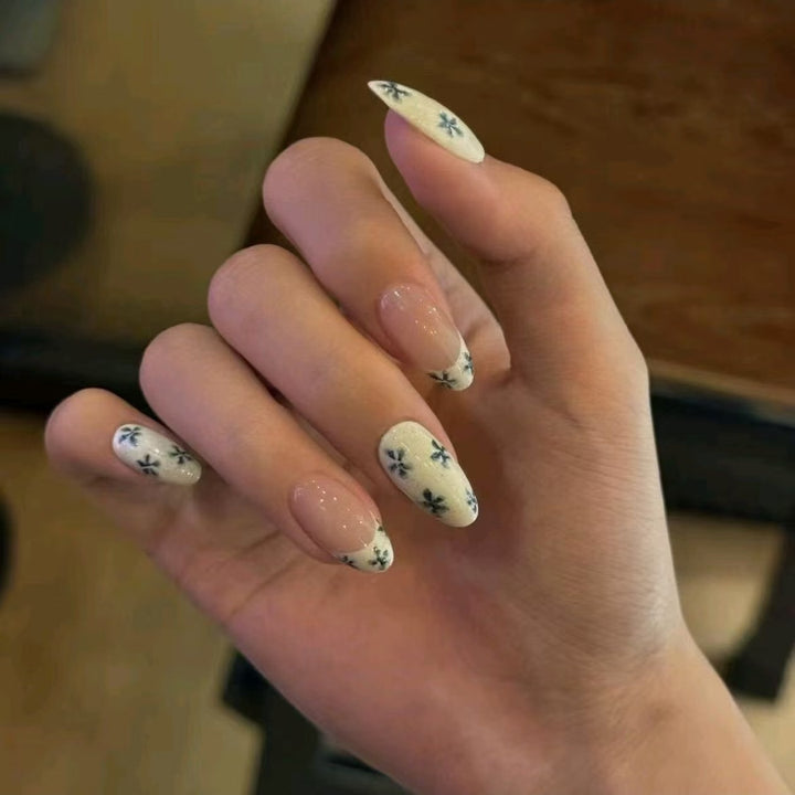 Stylish Press-On Nail Wraps Bowlift