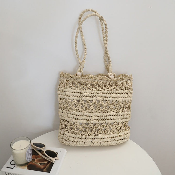Hand-knotted beach bag in modern mesh design Bowlift