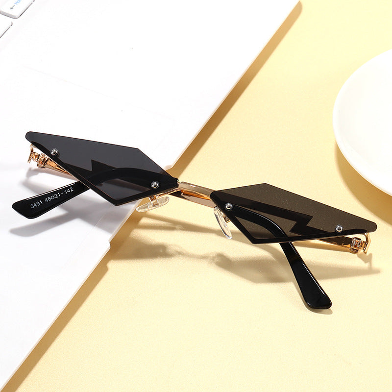 Women's geometric designer sunglasses with innovative frame Bowlift
