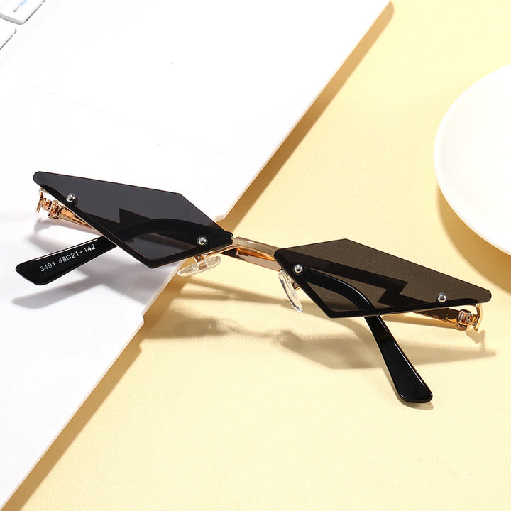 Women's geometric designer sunglasses with innovative frame Bowlift